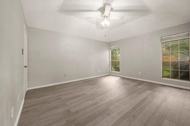 302 Foxtail Court, League City, TX 77573