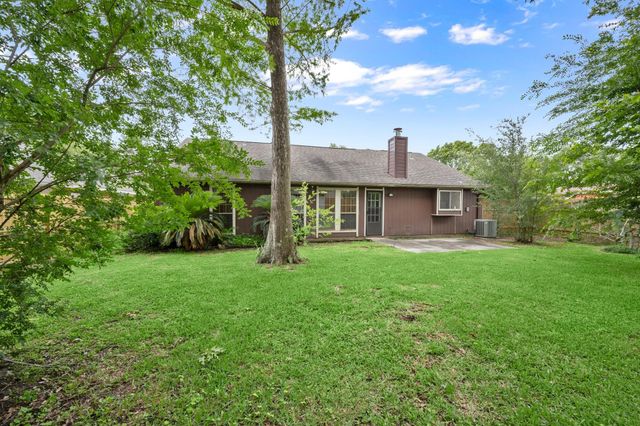 302 Foxtail Court, League City, TX 77573