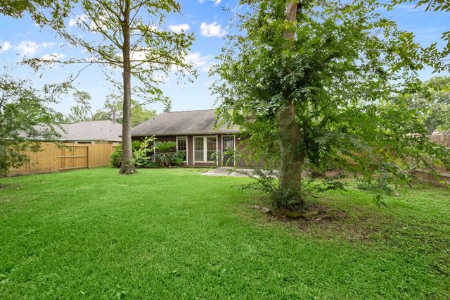 302 Foxtail Court, League City, TX 77573