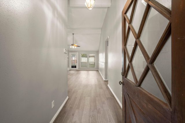 302 Foxtail Court, League City, TX 77573