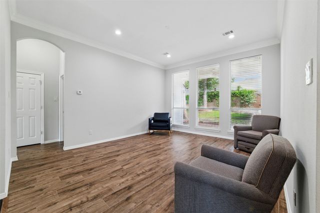 3402 Blue Forest Drive, Arlington, TX 76001