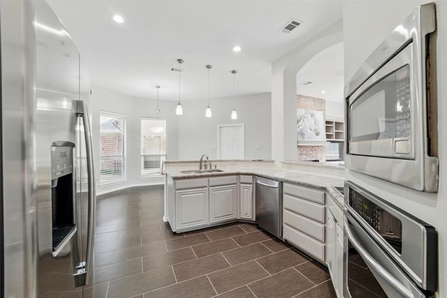 3402 Blue Forest Drive, Arlington, TX 76001