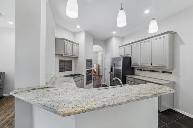 3402 Blue Forest Drive, Arlington, TX 76001