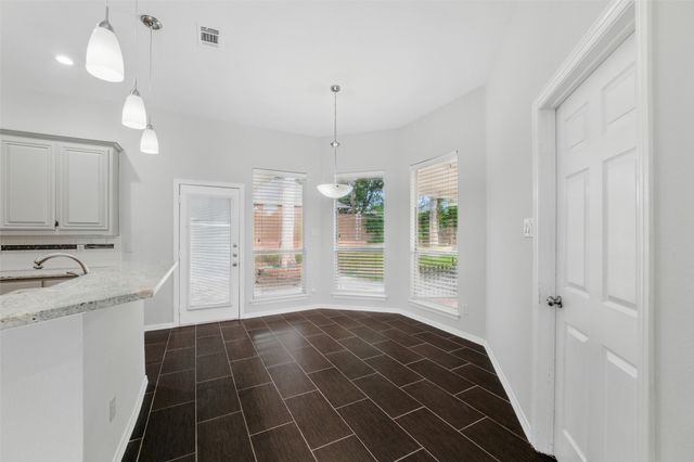 3402 Blue Forest Drive, Arlington, TX 76001