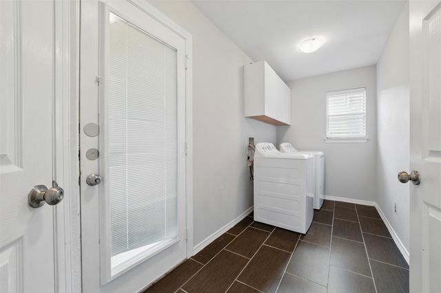 3402 Blue Forest Drive, Arlington, TX 76001