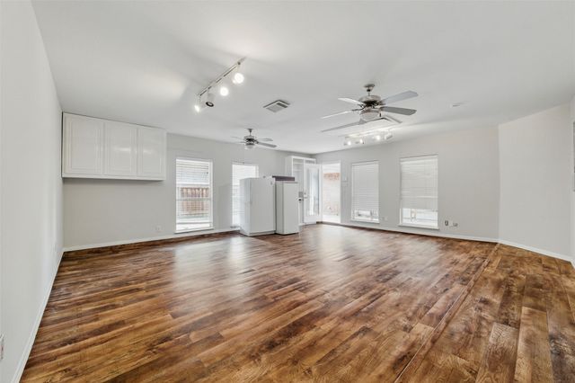 3402 Blue Forest Drive, Arlington, TX 76001