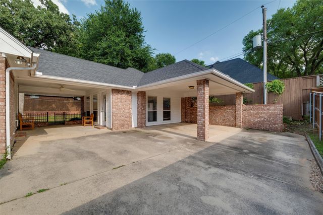 3402 Blue Forest Drive, Arlington, TX 76001