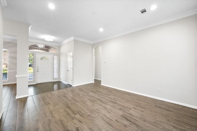 3402 Blue Forest Drive, Arlington, TX 76001