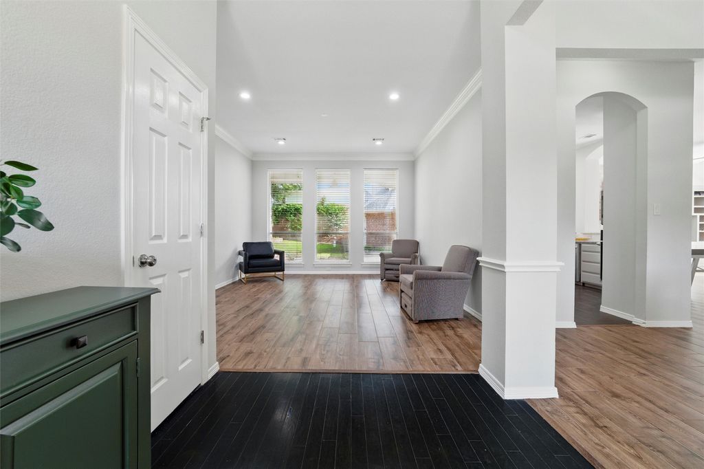 3402 Blue Forest Drive, Arlington, TX 76001