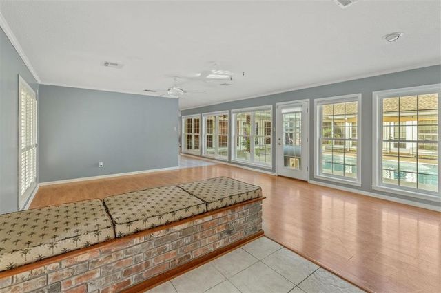 945 Tanglewood Drive, Lake Charles, LA 70611