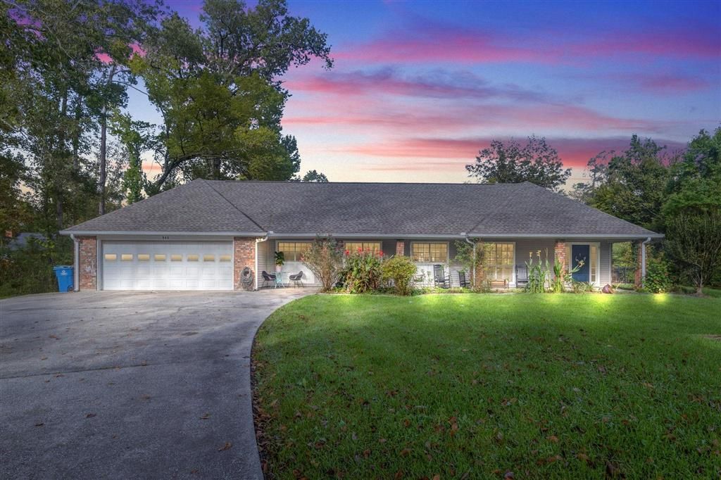 945 Tanglewood Drive, Lake Charles, LA 70611