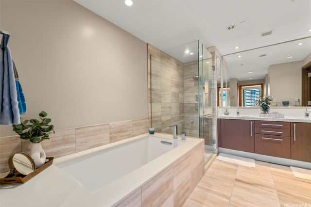 1555 Kapiolani Boulevard 900, Honolulu, HI 96814