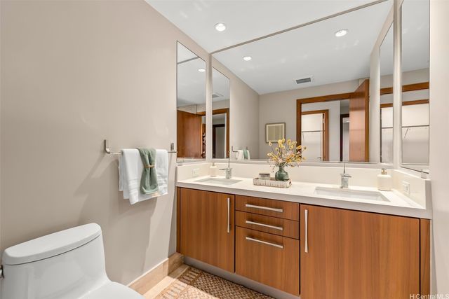 1555 Kapiolani Boulevard 900, Honolulu, HI 96814