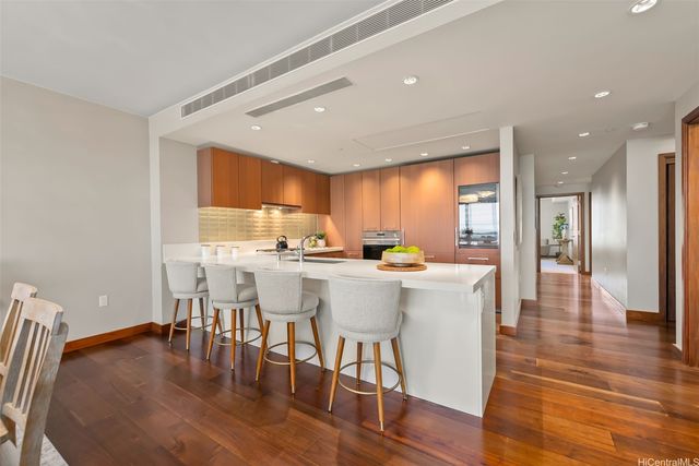1555 Kapiolani Boulevard 900, Honolulu, HI 96814