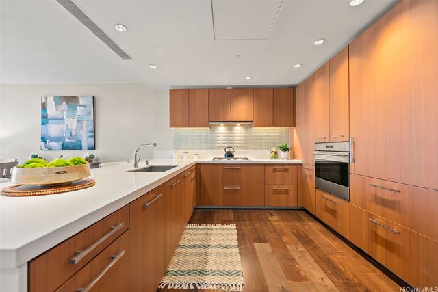 1555 Kapiolani Boulevard 900, Honolulu, HI 96814