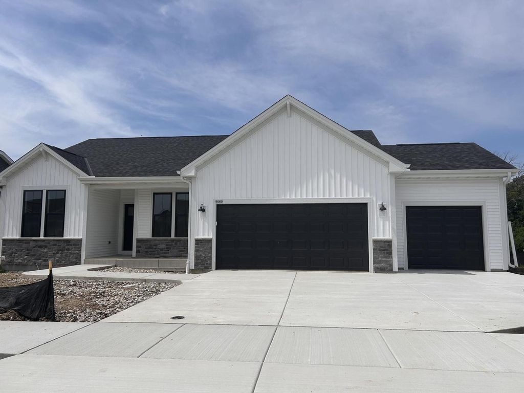 9569 S Sophia COURT, Franklin, WI 53132
