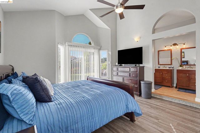 512 Catalina Cir, Vallejo, CA 94589