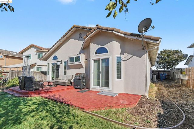 512 Catalina Cir, Vallejo, CA 94589