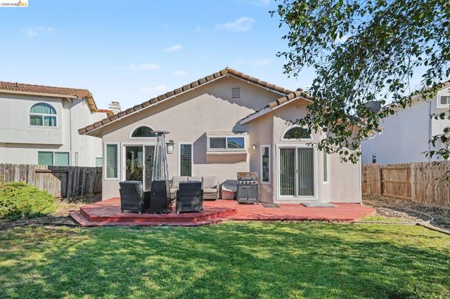 512 Catalina Cir, Vallejo, CA 94589
