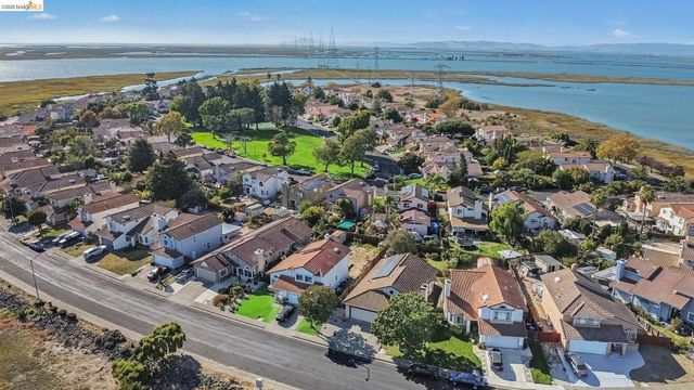 512 Catalina Cir, Vallejo, CA 94589