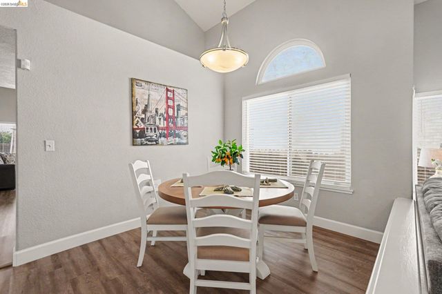 512 Catalina Cir, Vallejo, CA 94589