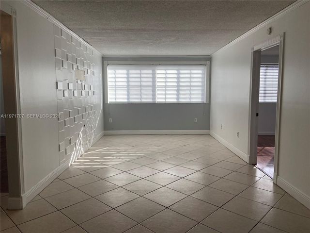 6155 NW 186th St 308, Hialeah, FL 33015