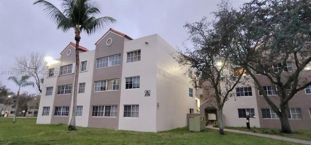 6155 NW 186th St 308, Hialeah, FL 33015