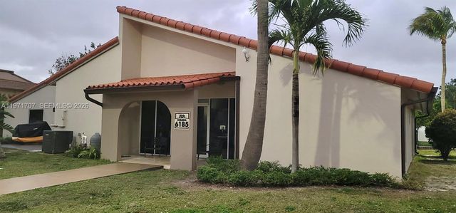 6155 NW 186th St 308, Hialeah, FL 33015