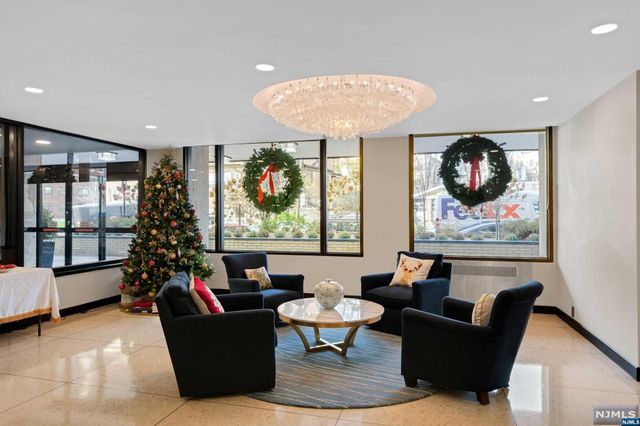 6600 Boulevard East 16B, West New York, NJ 07093