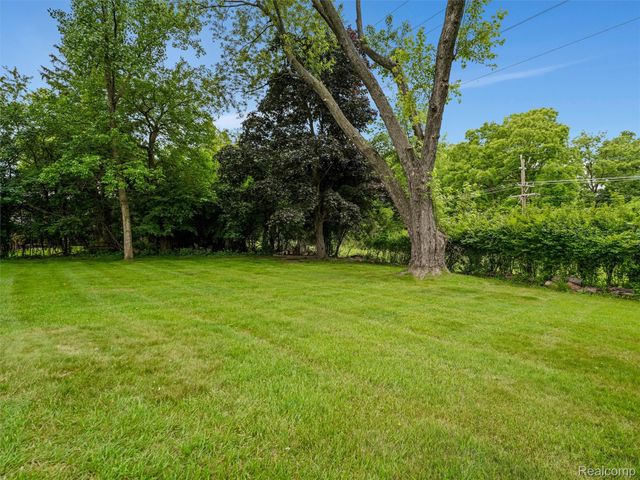 3817 Dalice Drive, West Bloomfield Charter Township, MI 48323