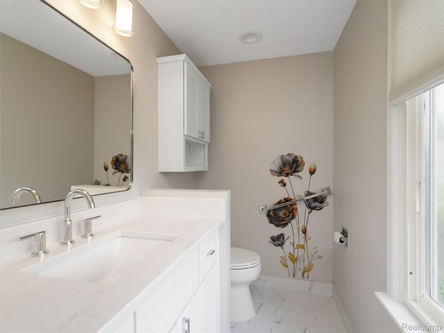 3817 Dalice Drive, West Bloomfield Charter Township, MI 48323