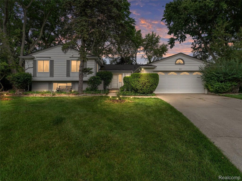 3817 Dalice Drive, West Bloomfield Charter Township, MI 48323
