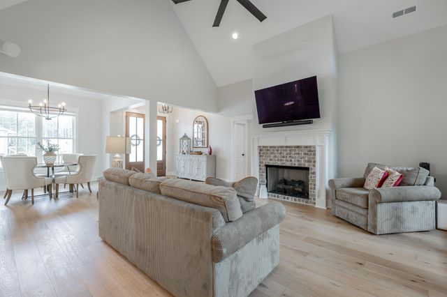 12071 Herrington Way, Soddy Daisy, TN 37379
