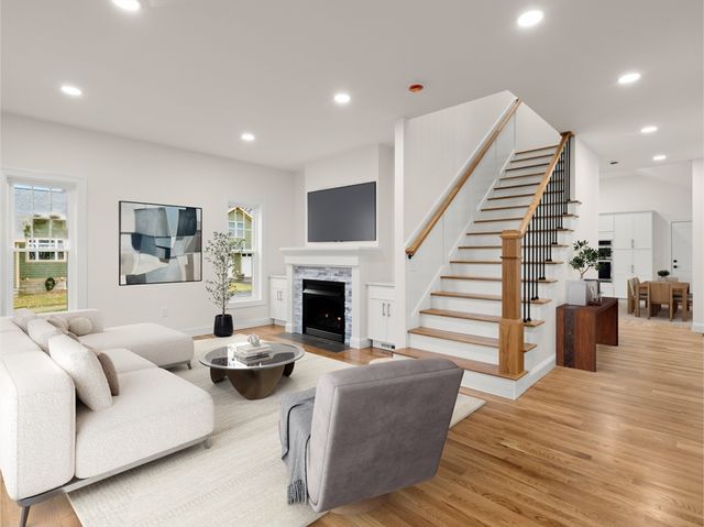 78 Wood Ave, East Longmeadow, MA 01028