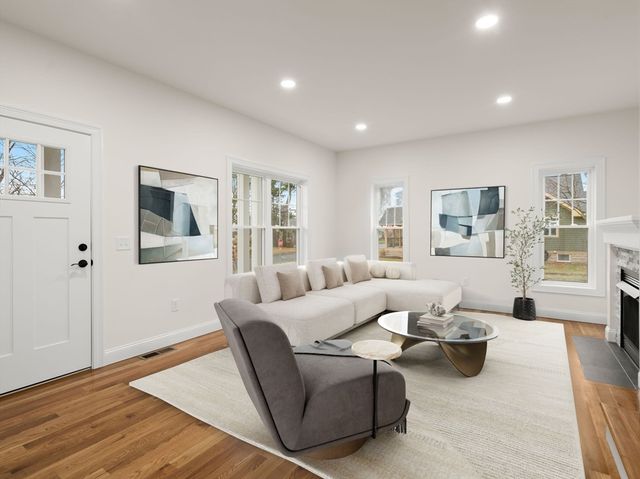 78 Wood Ave, East Longmeadow, MA 01028