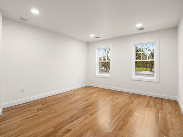 78 Wood Ave, East Longmeadow, MA 01028