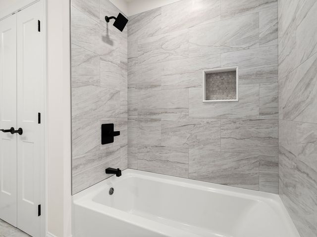 78 Wood Ave, East Longmeadow, MA 01028