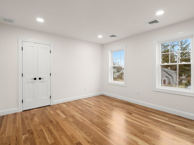 78 Wood Ave, East Longmeadow, MA 01028