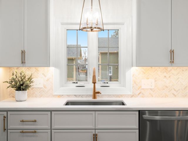 78 Wood Ave, East Longmeadow, MA 01028