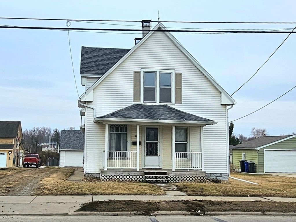 91 Wilson Avenue SW, Cedar Rapids, IA 52404