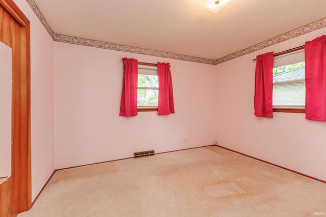 3905 N Lanewood Drive, Muncie, IN 47304