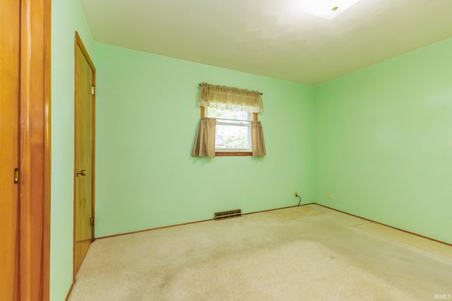 3905 N Lanewood Drive, Muncie, IN 47304