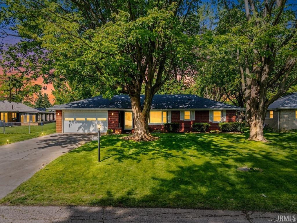 3905 N Lanewood Drive, Muncie, IN 47304