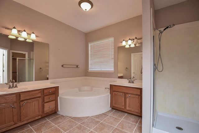 2811 County Road 64, Rosharon, TX 77583