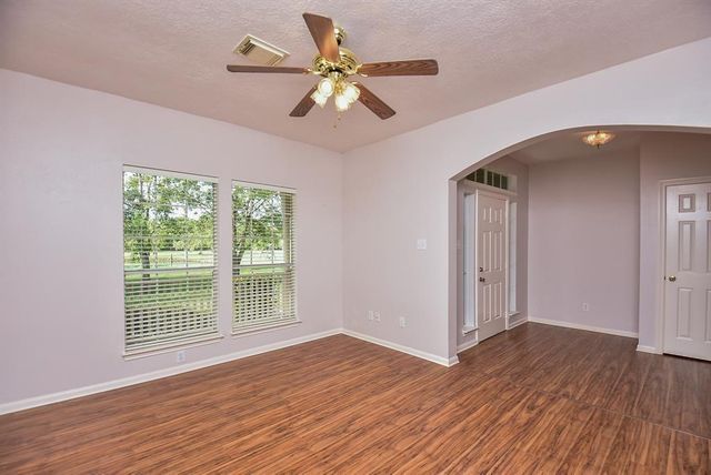 2811 County Road 64, Rosharon, TX 77583