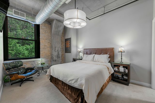 411 W Ontario Street 220, Chicago, IL 60654