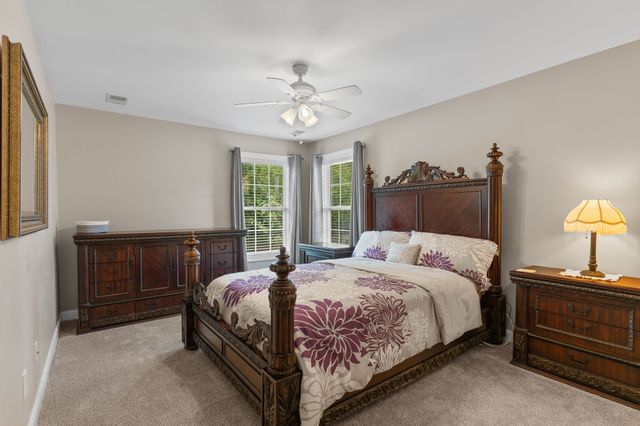1131 Kacie Dr, Pleasant View, TN 37146