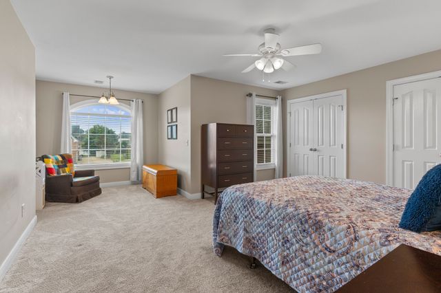 1131 Kacie Dr, Pleasant View, TN 37146