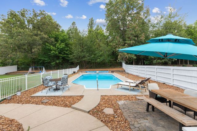 1131 Kacie Dr, Pleasant View, TN 37146