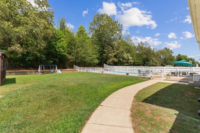 1131 Kacie Dr, Pleasant View, TN 37146